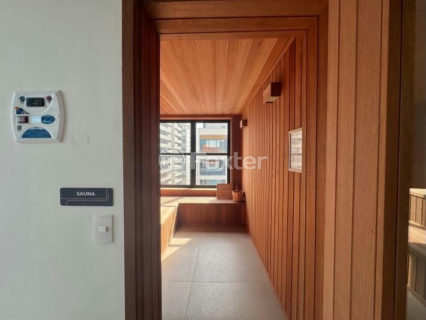 Image 8 - 1026692
