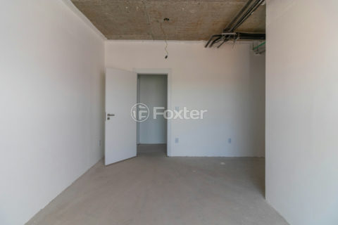 Image 21 - 1026759