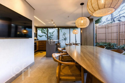Image 22 - 1026764