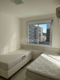 Image 8 - 1026813
