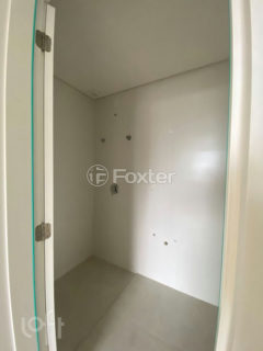 Image 10 - 1026846