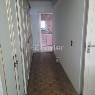 Image 8 - 1026858