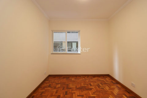 Image 11 - 1026880