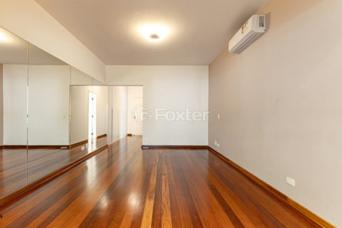 Image 42 - 1026886