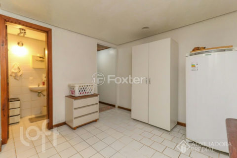 Image 33 - 1026931