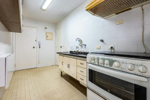 Image 7 - 1026988
