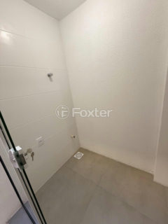 Image 4 - 1026996