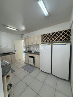 Image 8 - 1026997
