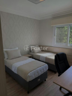 Image 32 - 1027007