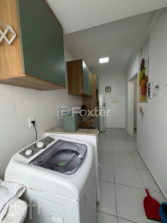 Image 7 - 1027045