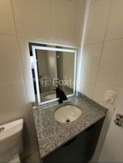Image 8 - 1027071