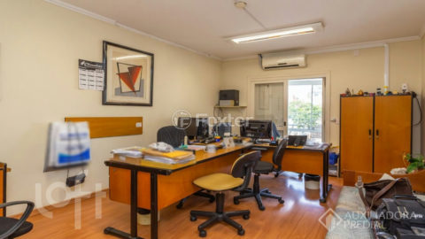 Image 33 - 1027077