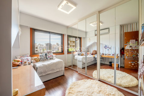 Image 19 - 1027210