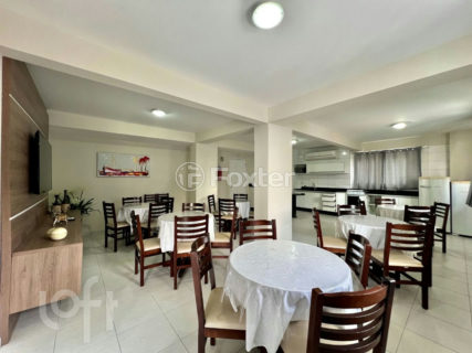 Image 32 - 1027221