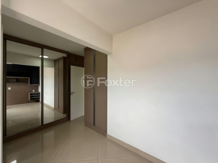 Image 17 - 1027244