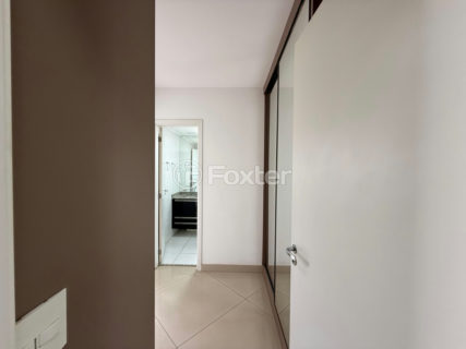 Image 23 - 1027244