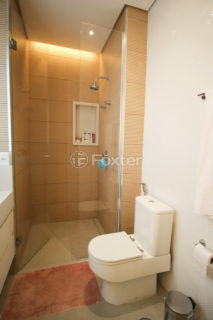 Image 32 - 1027250