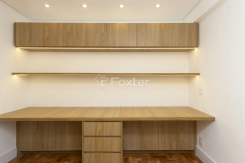 Image 21 - 1027257