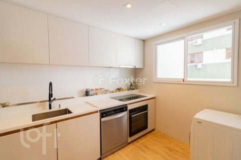 Image 30 - 1027268
