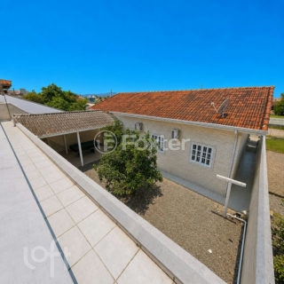 Image 20 - 1027271