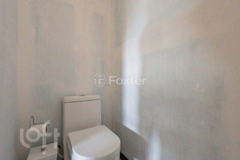 Image 21 - 1027298