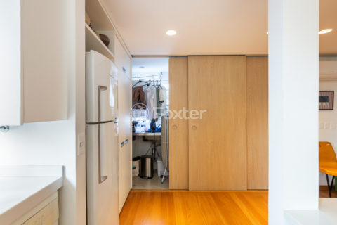 Image 33 - 1027349