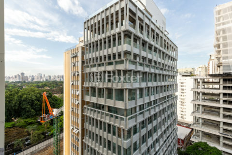 Image 9 - 1027349