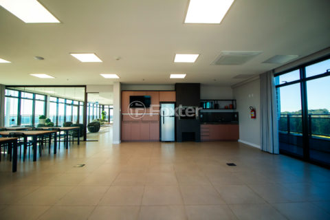 Image 20 - 1027376