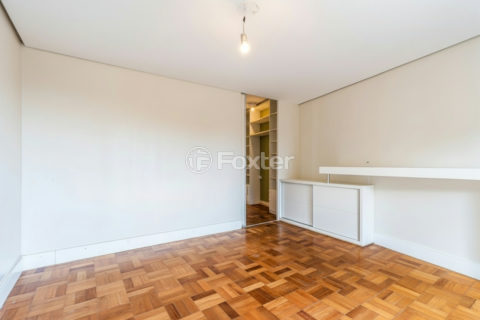 Image 17 - 1027382