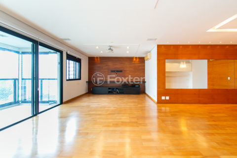 Image 4 - 1027449