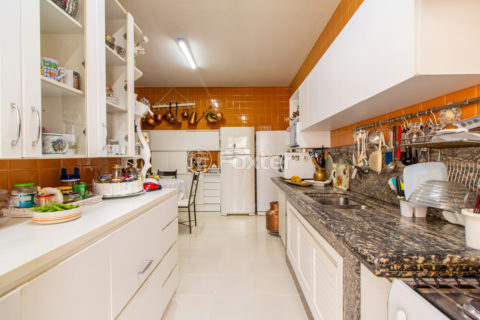 Image 32 - 1027519