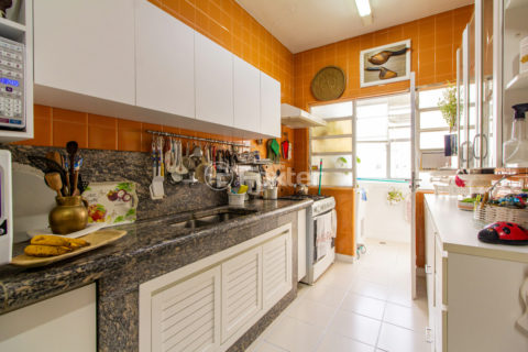 Image 30 - 1027519
