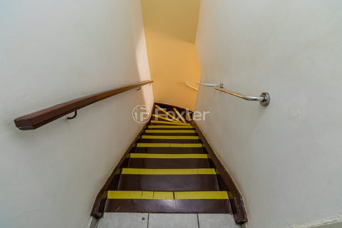 Image 6 - 1027557
