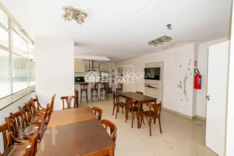 Image 40 - 1027660