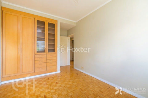 Image 21 - 1027660
