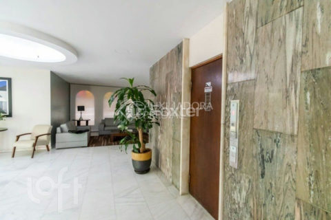 Image 37 - 1027660