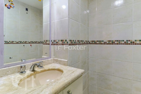 Image 10 - 1027665