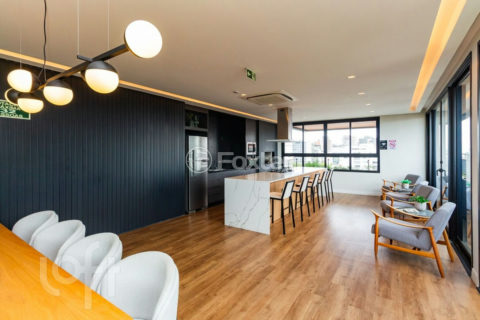 Image 15 - 1027830