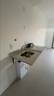 Image 3 - 1027843