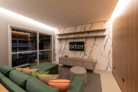 Image 9 - 1027882