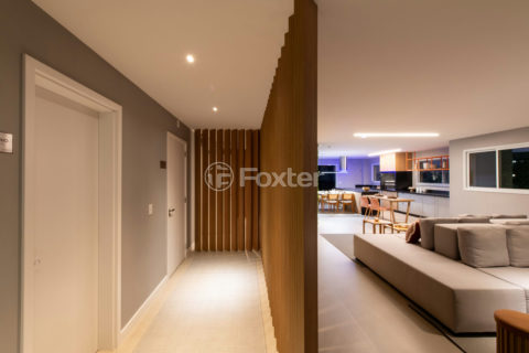 Image 4 - 1027882