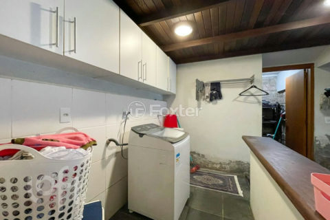 Image 35 - 1027898