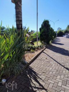 Image 15 - 1027985