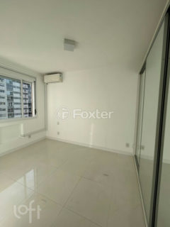 Image 21 - 1027989