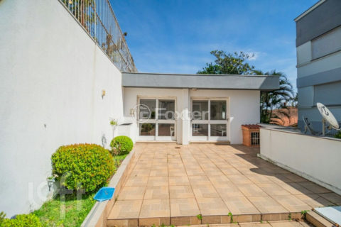 Image 32 - 1028018