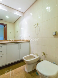 Image 31 - 1028067