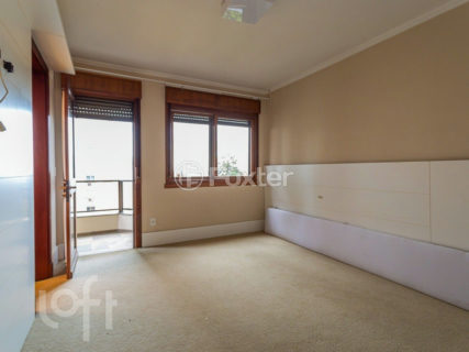 Image 34 - 1028067
