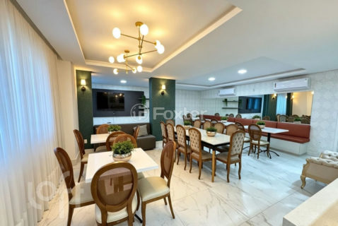 Image 22 - 1028075