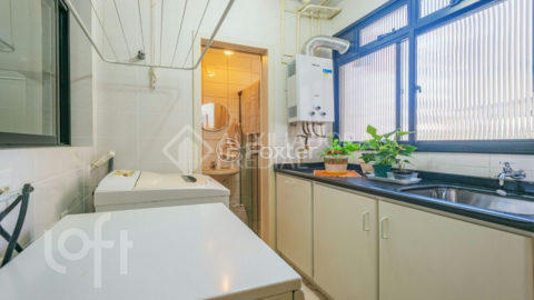 Image 34 - 1028076