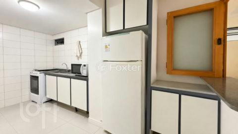 Image 37 - 1028076